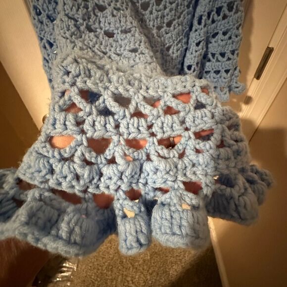 Vintage Hand Crochet Boho style Ruffled Shawl - Baby Blue - Picture 5 of 5